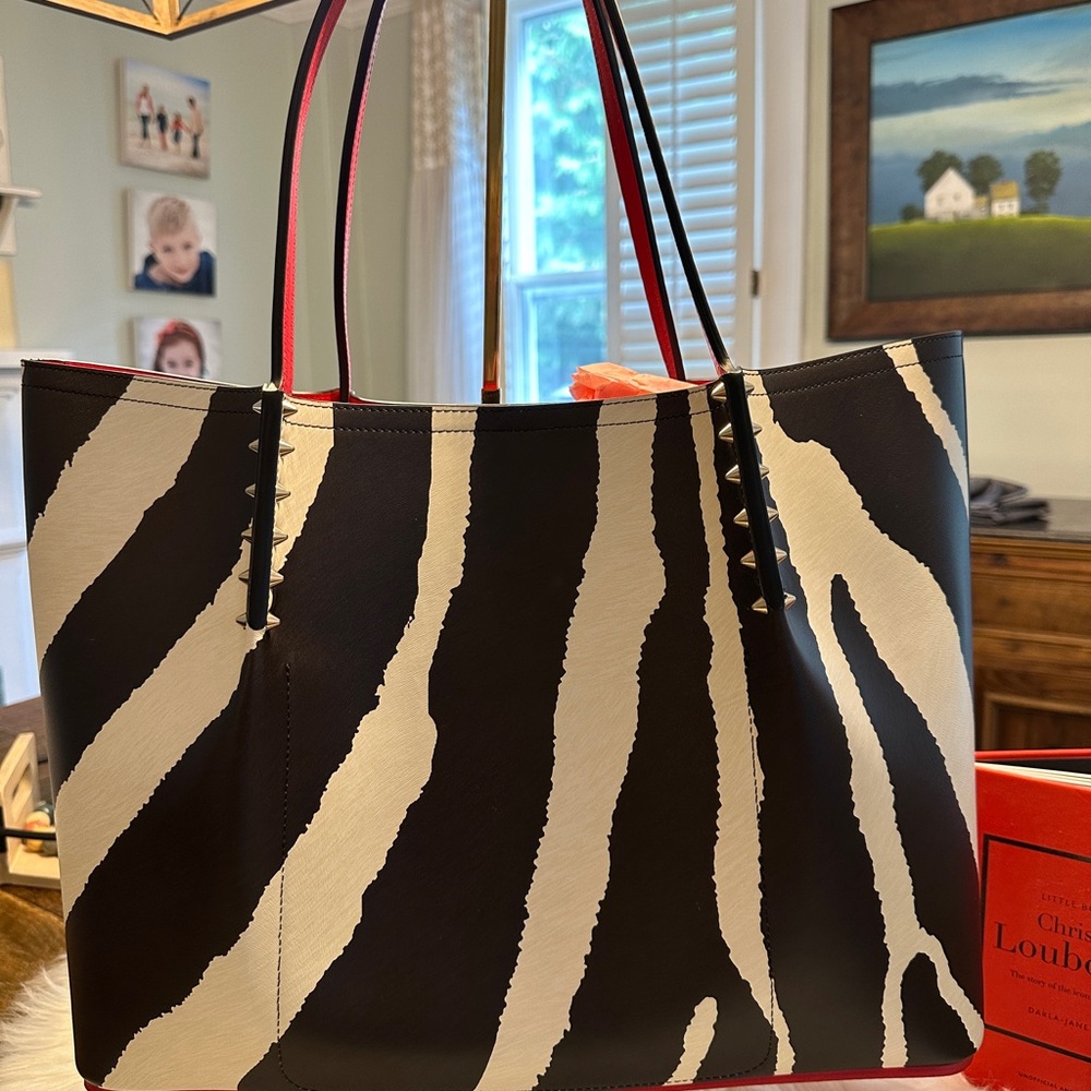 ❤️🖤Christian Louboutin Large Cabarock❤️🖤